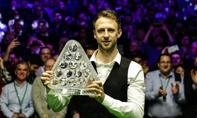 她凭借多年 她凭借多年