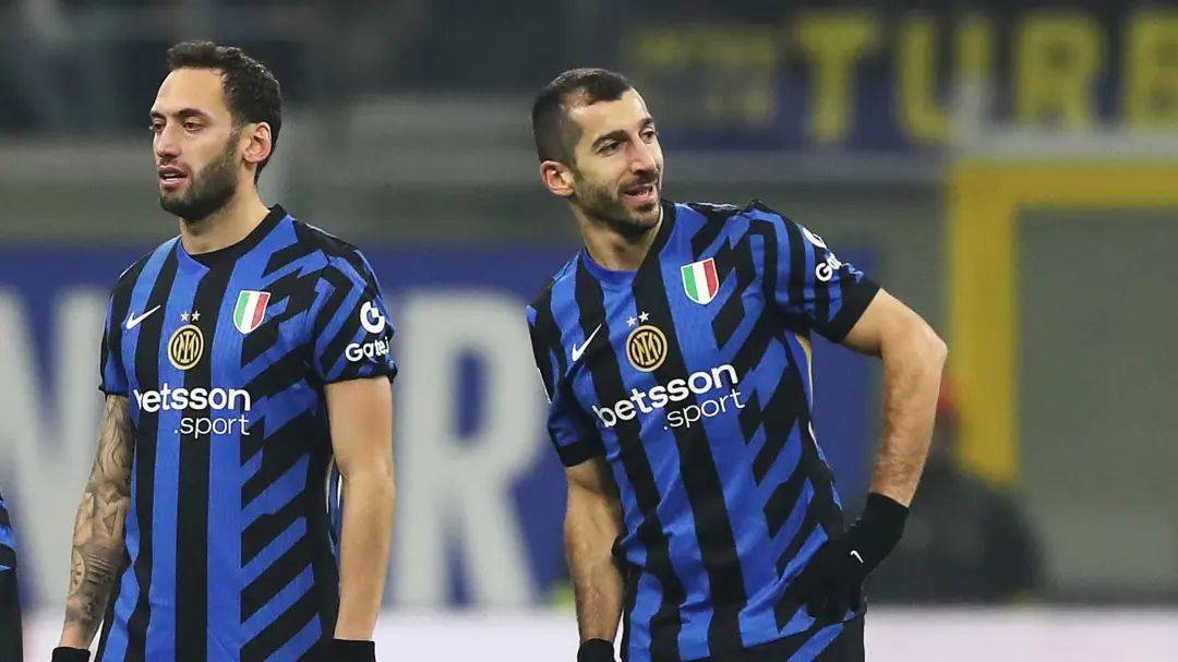 场上奋勇拼 场上奋勇拼